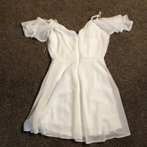 Off the shoulder white dress - Picture 3 of 3